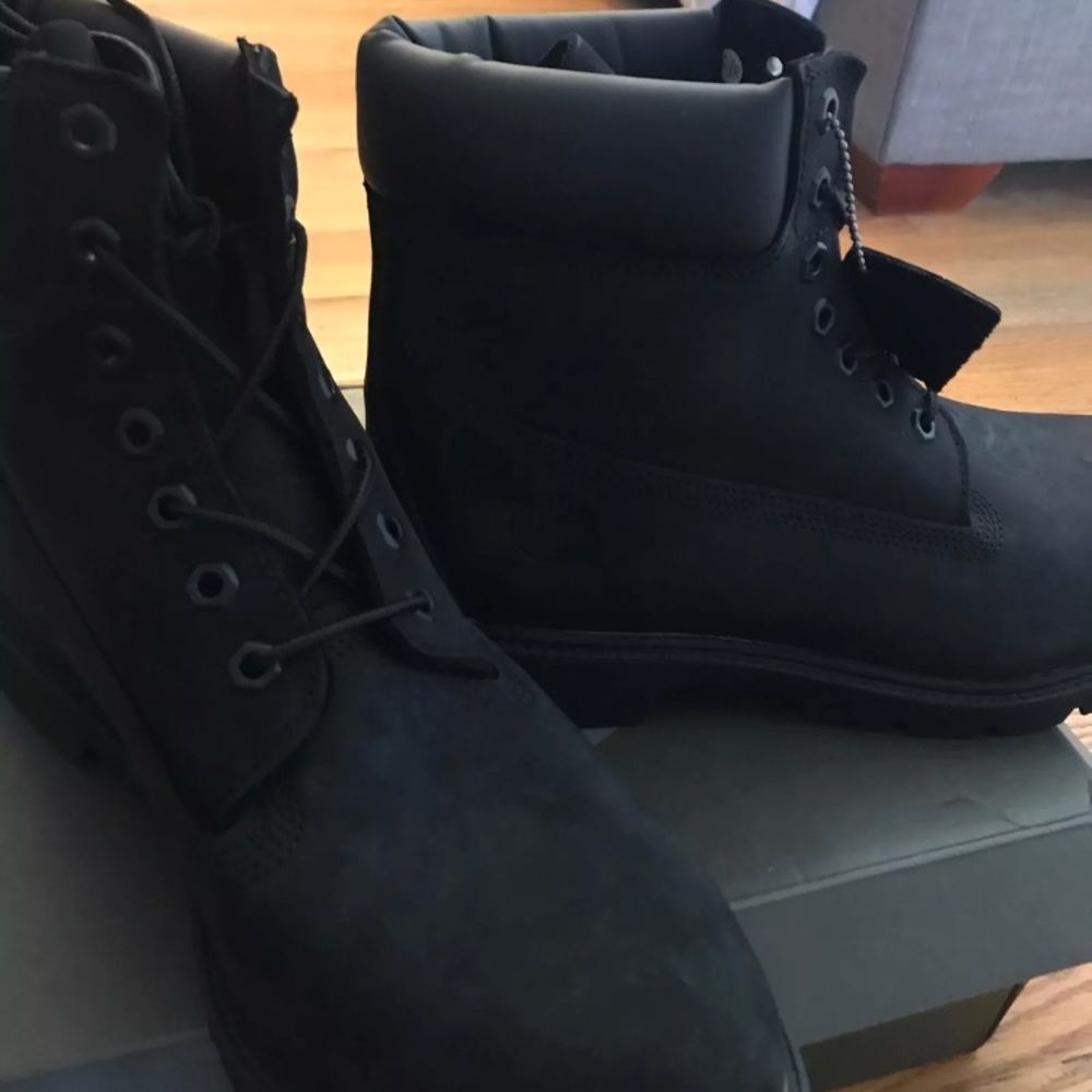 Men’s Black timberlands size 11 SOLD